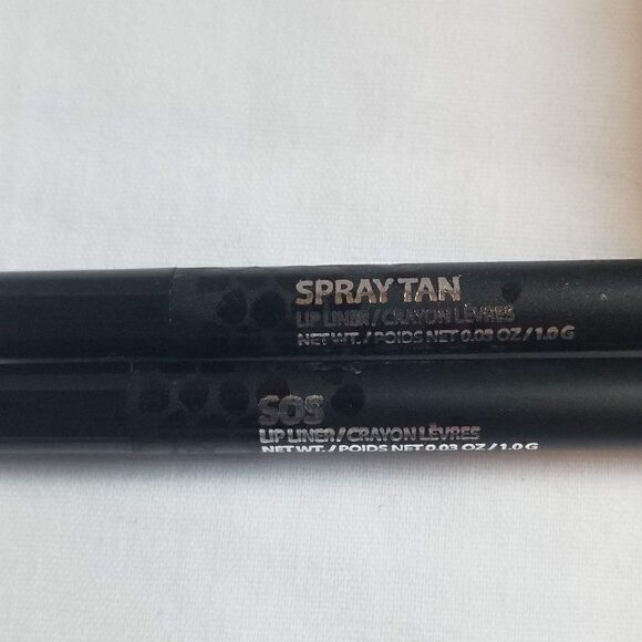 Qveen Studio Partners In Crime Lip Liner Duo Spray - Spray Tan & SOS - Picture 10 of 12